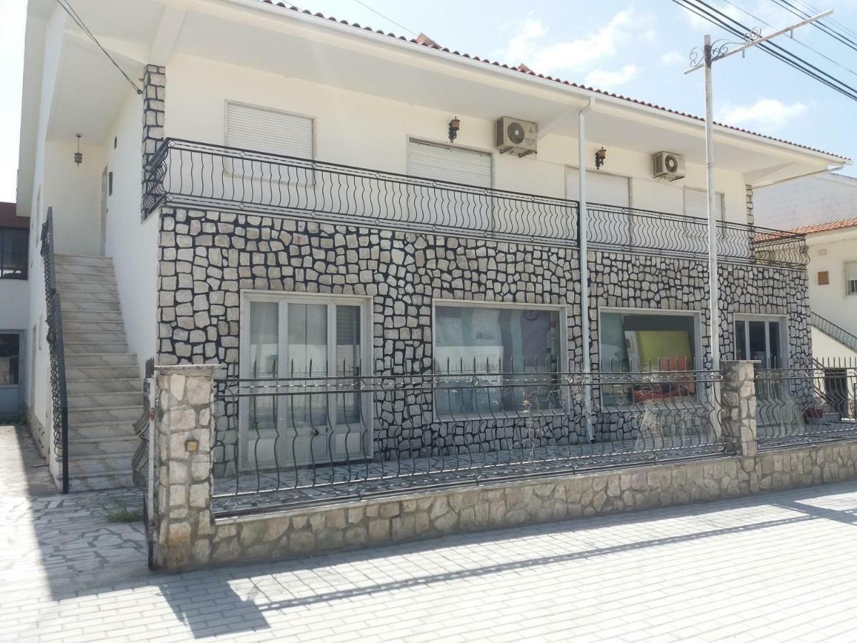 Alojamento Das Laranjeiras Fernao Ferro Dış mekan fotoğraf